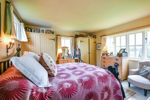 4 bedrooms, iron/ironing board, free wired Internet, bed sheets - Lovely 4-bed House in Village of Sandhurst (Cranbrook)