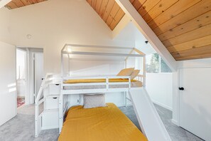 3 bedrooms, WiFi, bed sheets
