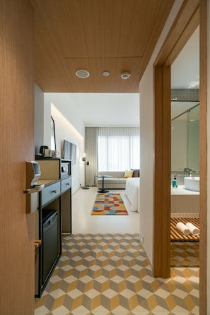 Minibar, in-room safe, soundproofing, iron/ironing board - Greenpark Bengaluru (Bengaluru)