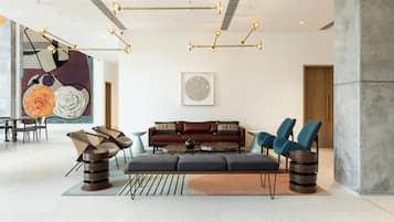 Sala de estar en el lobby