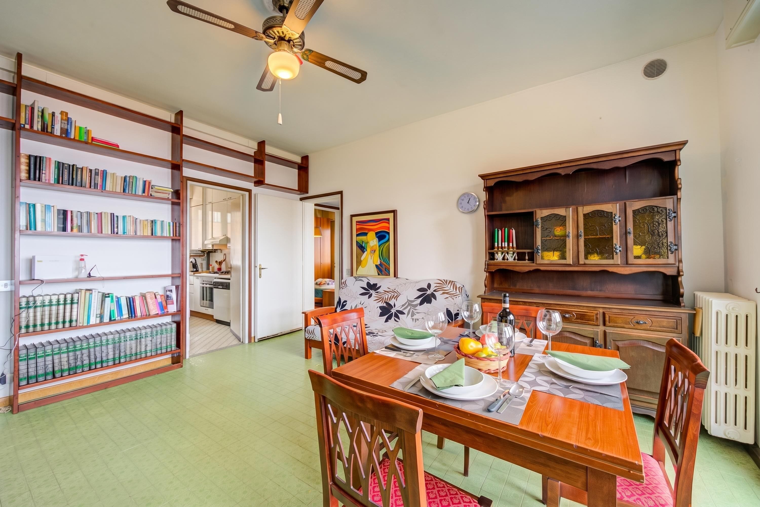 Family House, Multiple Bedrooms, Mountainside (La Finestra Sul Lago) | Dining
