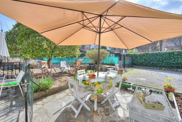 Outdoor dining - La Finestra Sul Lago (Stresa)