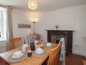 Cottage | Dining