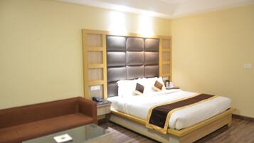 Deluxe Double Room | Soundproofing, free WiFi, bed sheets