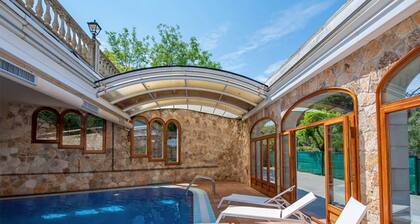 Club Villamar - Fantastic Villa with covered pool ,jacuzzi in the same pool,wifi and a fantastic ...