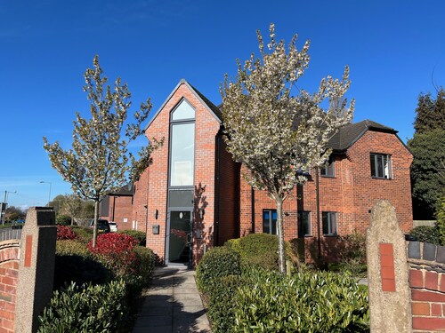 2 Cross Court, Stafford