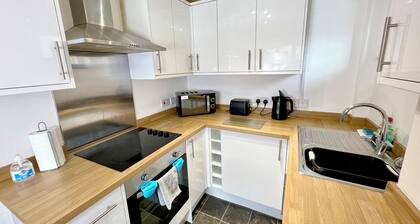 7 Cross Court, Stafford