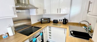 7 Cross Court, Stafford