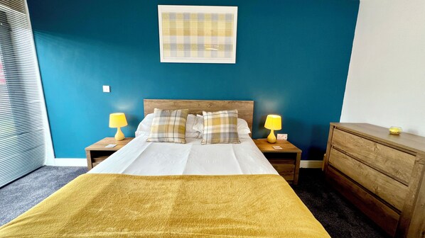 1 habitación, tabla de planchar con plancha y wifi gratis 