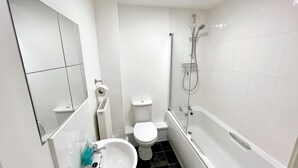 Shower, hair dryer - 7 Cross Court, Stafford (Stafford)