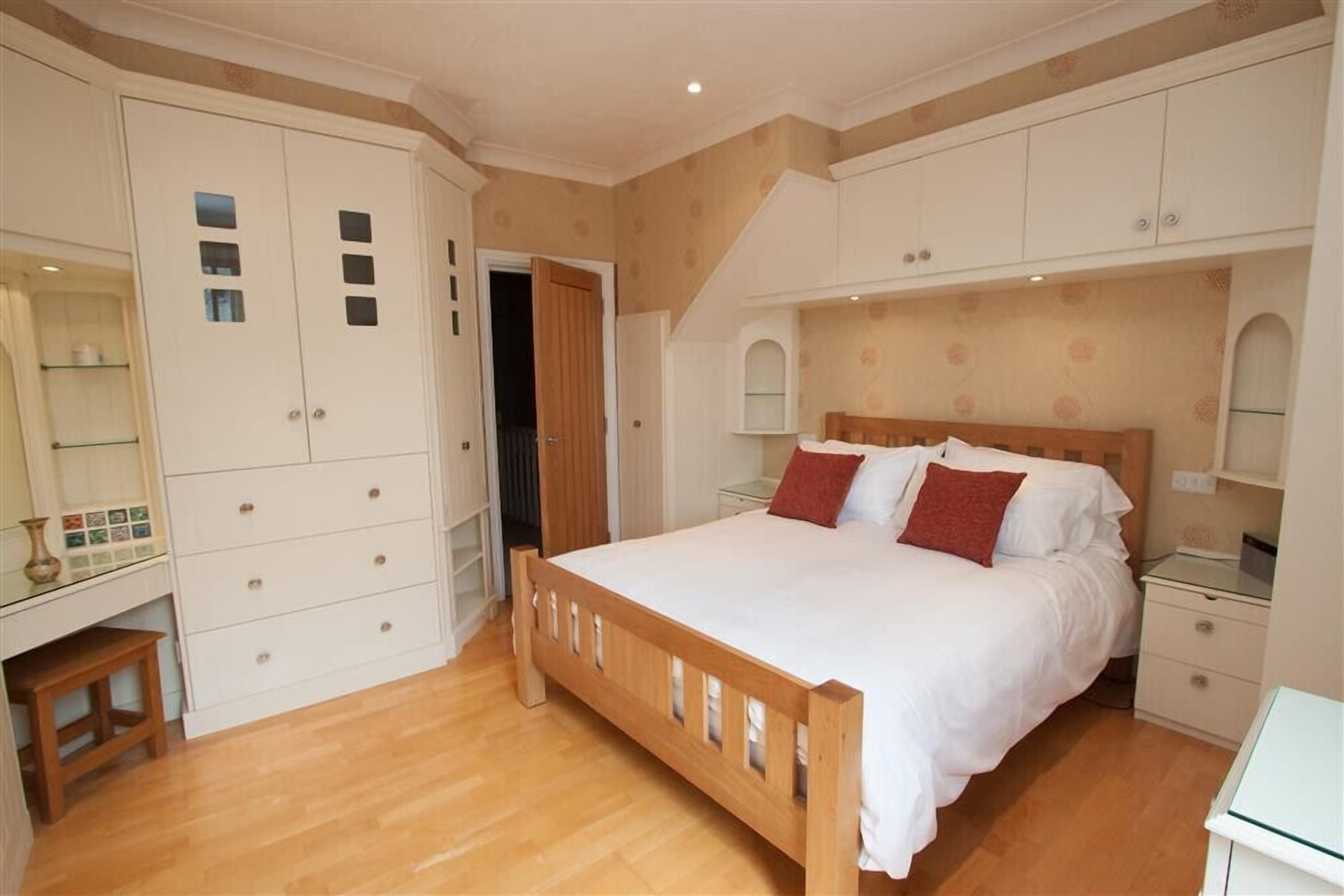 3 室のベ ッドルーム、客室ごとに異なる装飾、客室ごとに異なるインテリア、WiFi (無料)