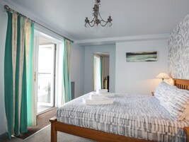 1 bedroom, individually decorated, individually furnished, free WiFi