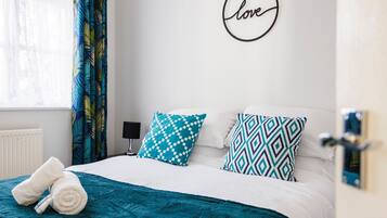 House | 3 bedrooms, iron/ironing board, free WiFi, bed sheets