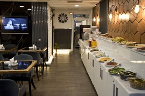 Gratis morgenmadsbuffet hver dag