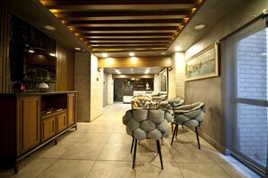 Siddeområde i lobbyen