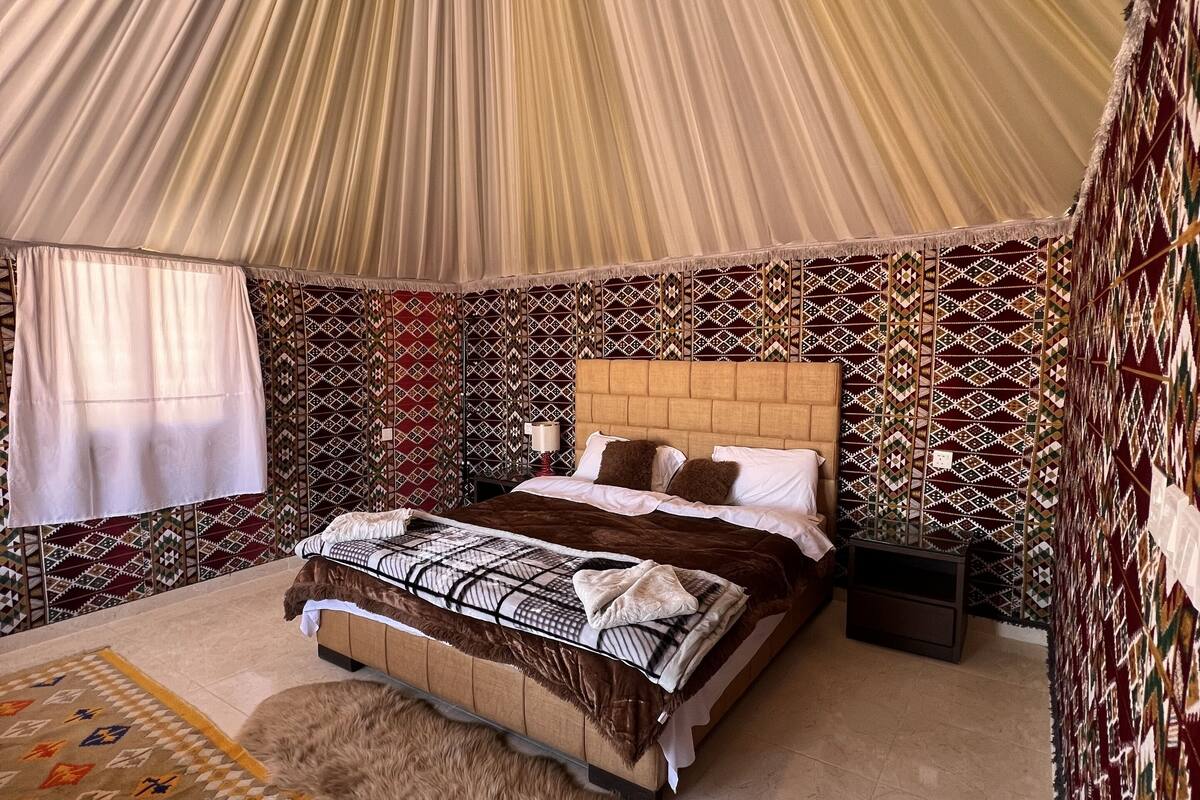 Deluxe Apartment | 1 bedroom, soundproofing, bed sheets