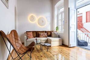 TV - Seablue Town Maisonette (Mykonos)