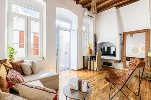 TV - Seablue Town Maisonette (Mykonos)