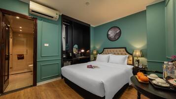 Minibar, in-room safe, desk, blackout curtains