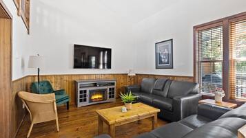 Smart TV, fireplace, Netflix, streaming services