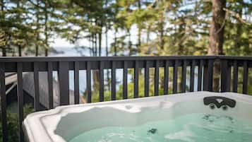 Baignoire à remous extérieure
