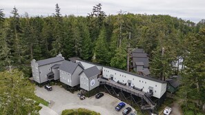 Exterior - HOT TUB w/ Ocean Vistas & Family Friendly Beach ⎮Storm Watcher (Ucluelet)