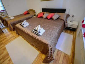 House (Holiday Home JADRANKA - Four Bedroom ) | 4 bedrooms, free cribs/infant beds