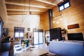 Maison (Two Bedroom Holiday Home with Swimmin) | Salle de séjour