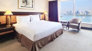 Premium King Room With Lagoon View | Sengetøy i egyptisk bomull og sengetøy av topp kvalitet