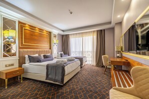 Frigobar, cofres nos quartos, Wi-Fi de cortesia, roupa de cama