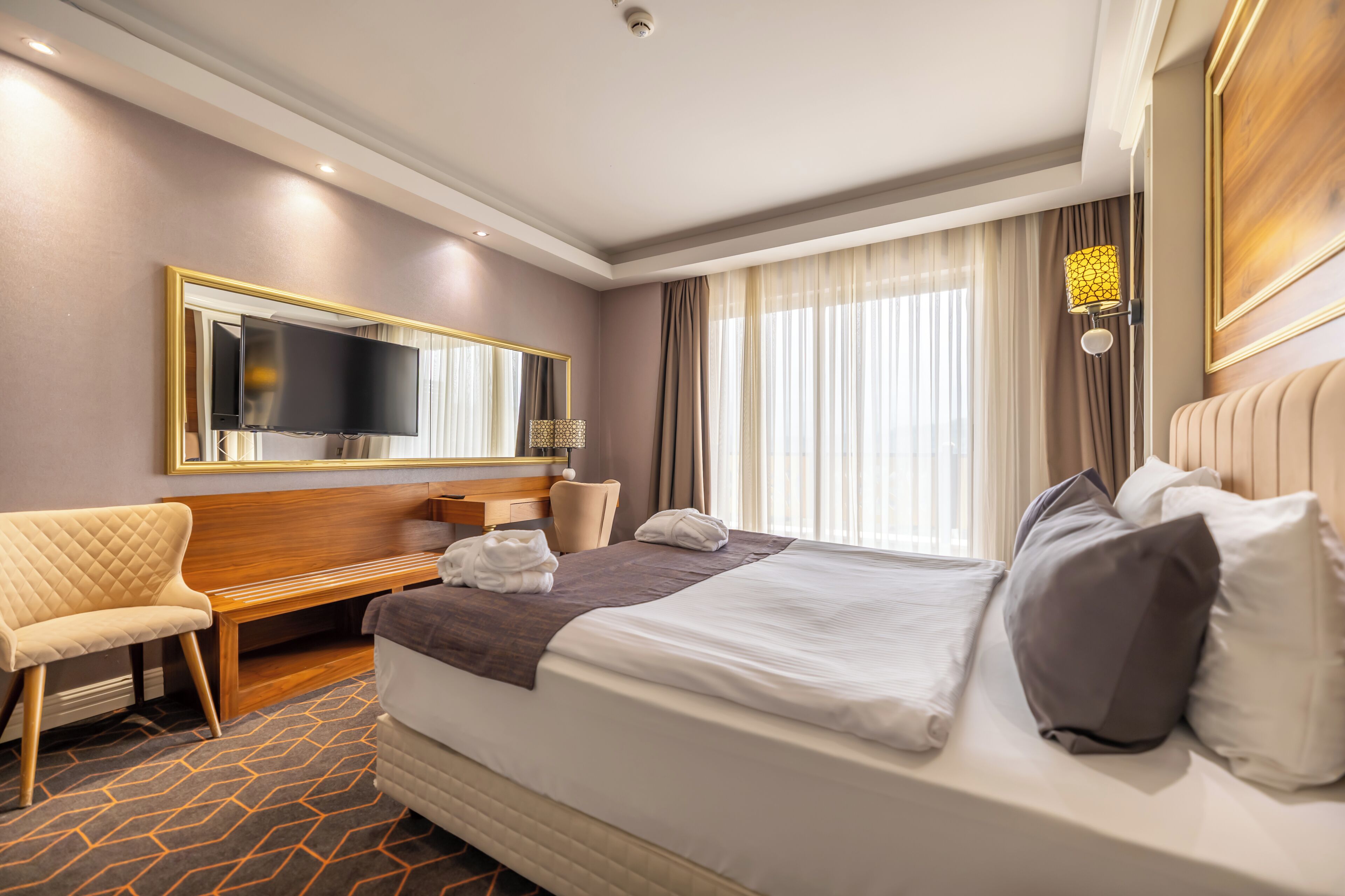Minibar, caja fuerte, wifi gratis y ropa de cama