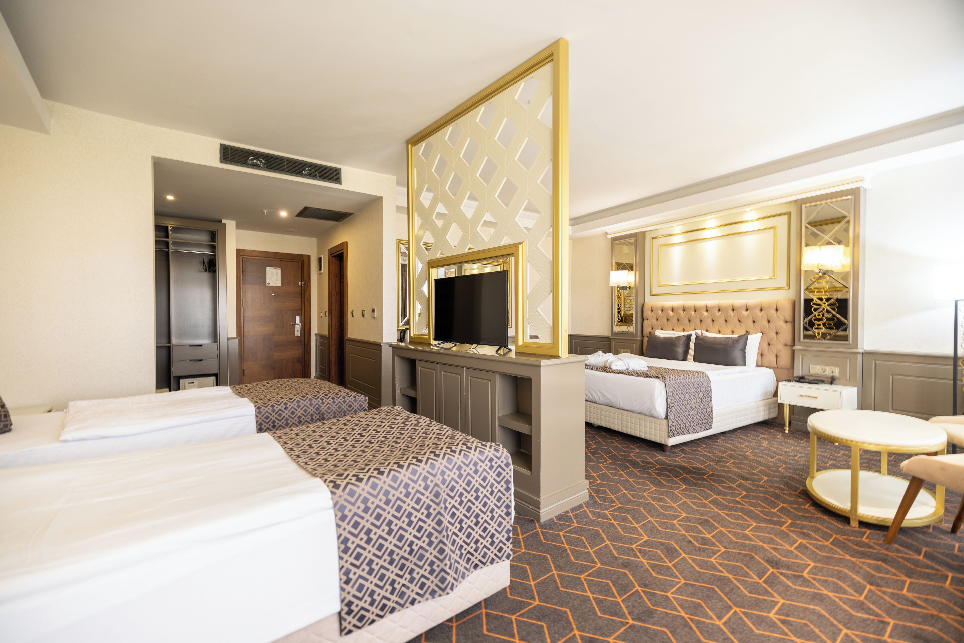 Suite | Minibar, in-room safe, free WiFi, bed sheets