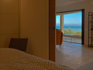 4 camere, una scrivania, ferro/asse da stiro, culla da viaggio