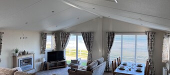 Beautiful Lodge w/Amazing Coastal Views