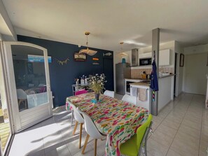 Dining - House 5 persons 150m from the beach Bonne Source (Pornichet)