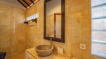 Family Triple Room, Pool View | Bathroom | Shower, rainfall showerhead, free toiletries, hair dryer