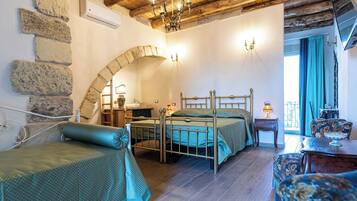 Triple Room, Accessible