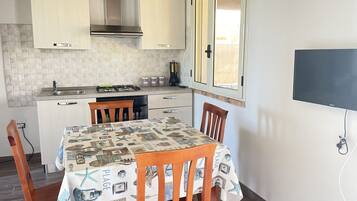 Standard Apartment, Private Bathroom, Garden View (Appartamento Quadruplo) | Private kitchen