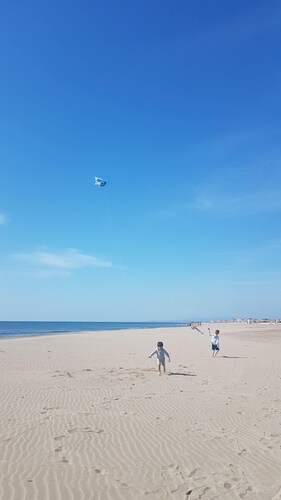 House 5 minutes from the beach, shared swimming pool in the residence