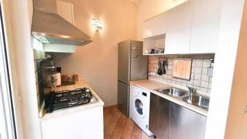 Refrigerador, microondas, parrilla de estufa y lavavajillas