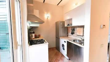 Refrigerador, microondas, parrilla de estufa y lavavajillas