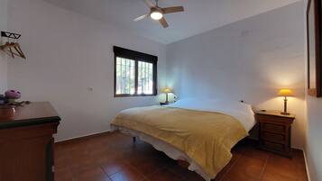 2 Schlafzimmer, Bügeleisen/Bügelbrett, Reisekinderbett, kostenloses WLAN