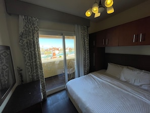 Comfort Twin Room | Premium bedding, pillowtop beds, individually decorated