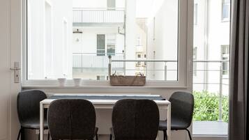 Superior-Apartment | 1 Schlafzimmer, hochwertige Bettwaren, Betten mit Memory-Foam-Matratzen