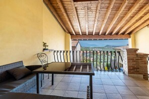 Basic Apartment, 2 Bedrooms | Balcony