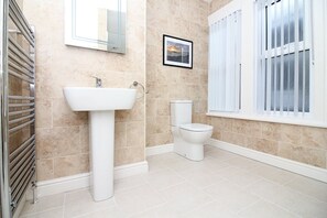 Suite, ensuite | Kamar mandi