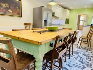 Rumah Mewah, kamar mandi pribadi, pemandangan pantai (Whole House ) | Tempat makan