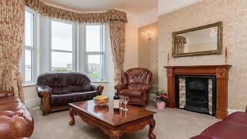 Luxury House, Private Bathroom, Beach View (Whole House ) | Lounge