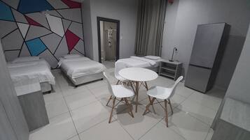 Basic Duplex | Desk, laptop workspace, iron/ironing board, free WiFi