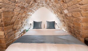 1 多间卧室、迷你吧、床单